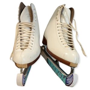 Riedell Silver Star White Ice Skate Boots with Blade and Blade Covers Olypics